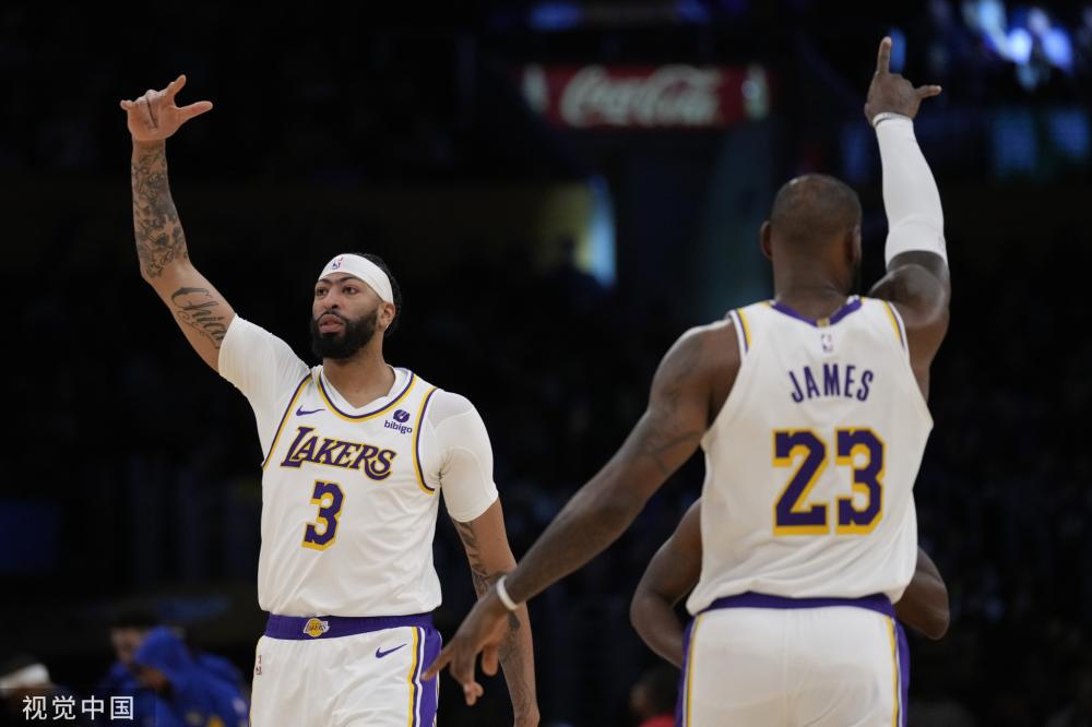 的球员之一 的球员之一